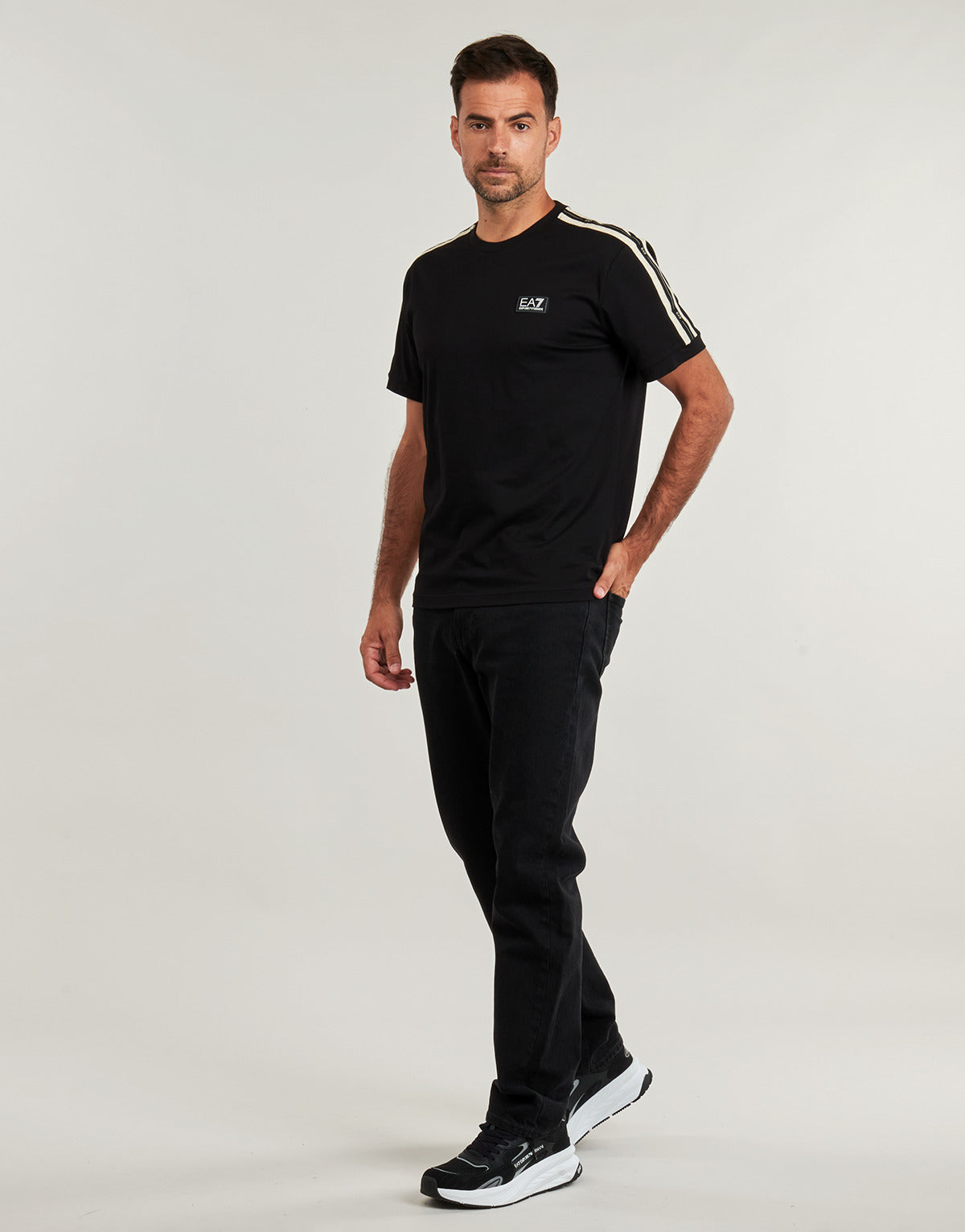 T-shirt Uomo Emporio Armani EA7  TRAIN LOGO SERIES M TAPE TEE SS CO - TRAIN LOGO SERIES M TAPE TE  Nero