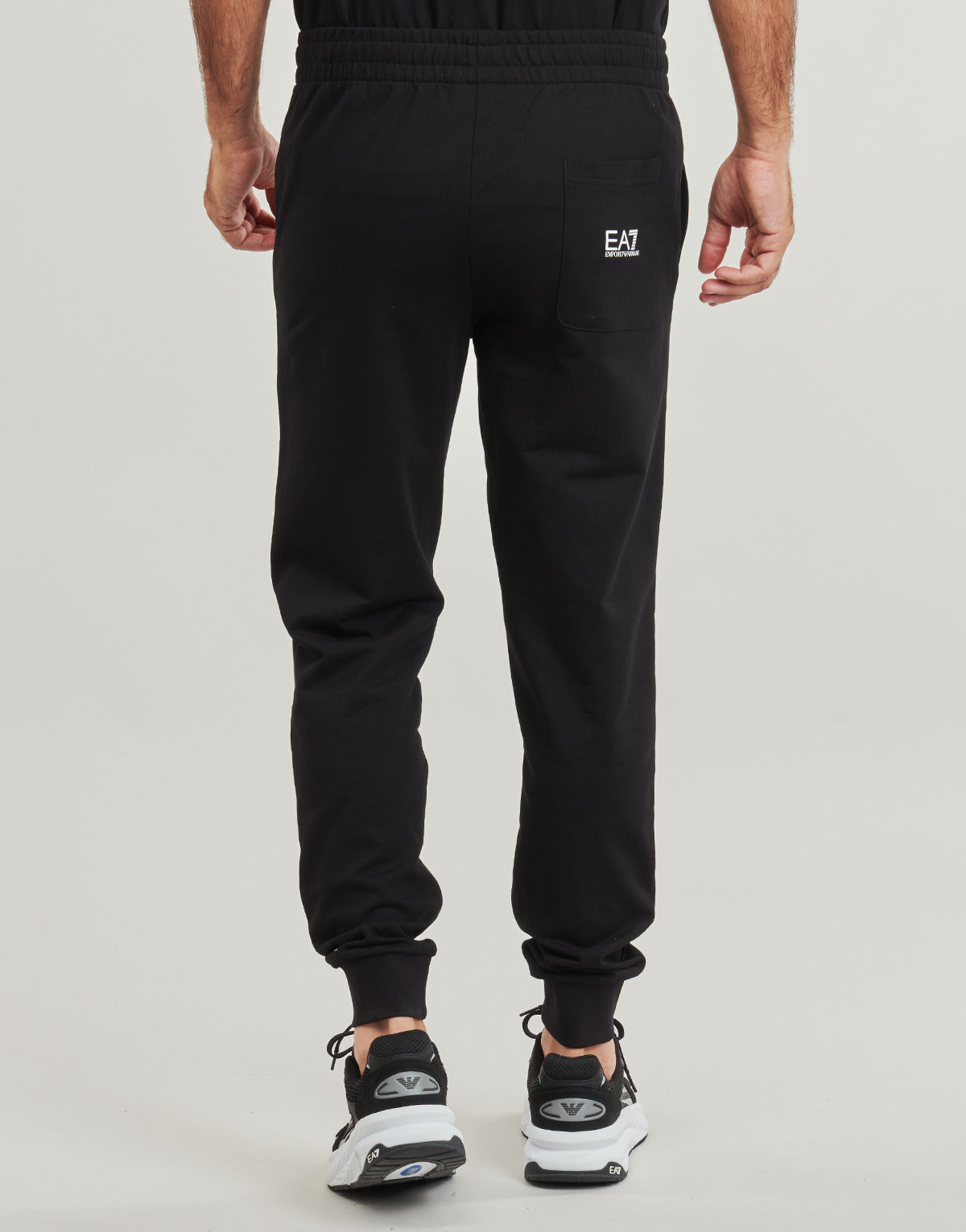 Pantaloni Sportivi Uomo Emporio Armani EA7  TRAIN LOGO SERIES M PANTS CH COFT CC - TRAIN LOGO SERIES M PANTS  Nero