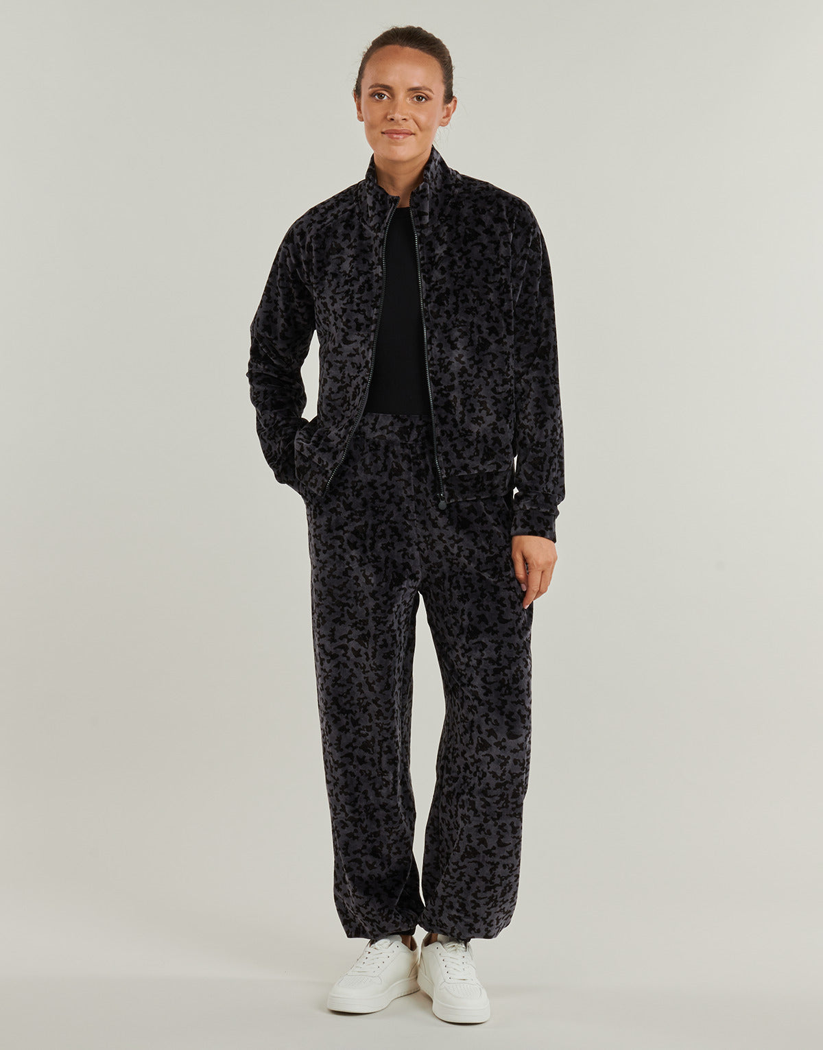 Tuta Donna Emporio Armani EA7  TRAIN GRAPHIC SERIES W TRACKSUIT - TRAIN GRAPHIC SERIES W TRACKS  Grigio