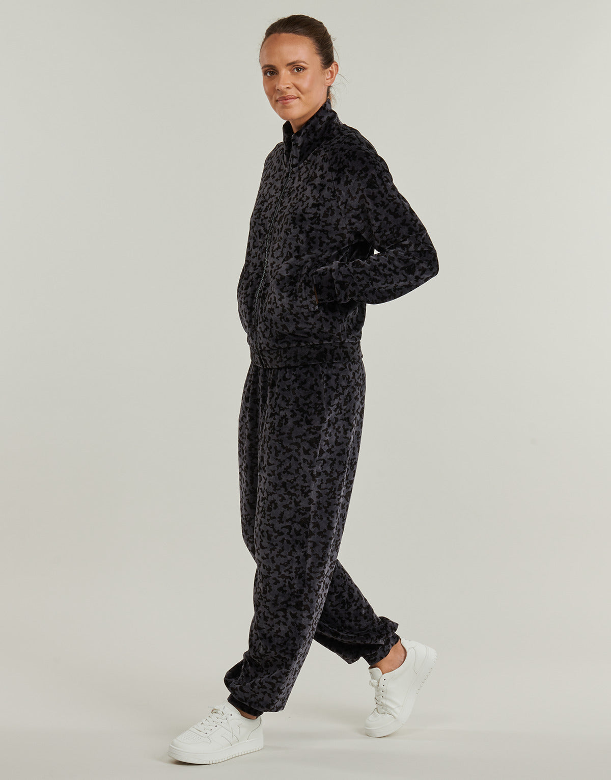 Tuta Donna Emporio Armani EA7  TRAIN GRAPHIC SERIES W TRACKSUIT - TRAIN GRAPHIC SERIES W TRACKS  Grigio