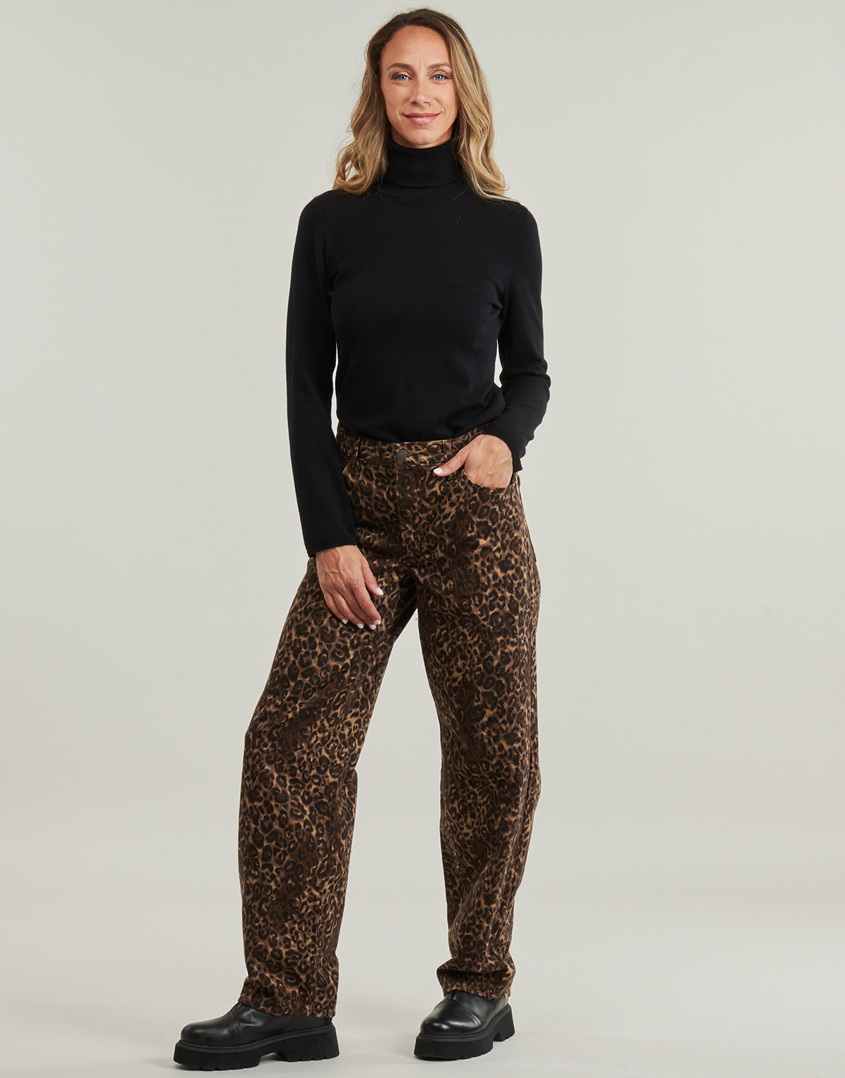 Jeans Flare Donna Levis  BAGGY DAD  Marrone