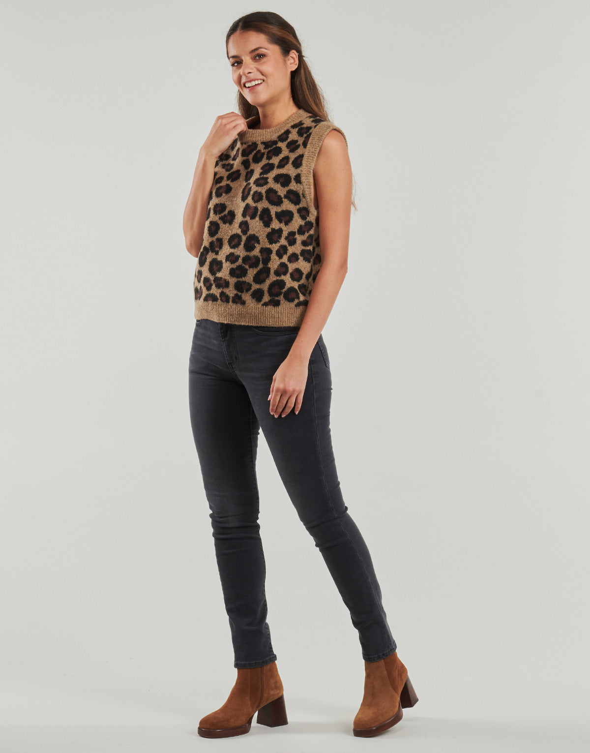 Jeans Donna Levis  724 HIGH RISE STRAIGHT  Nero