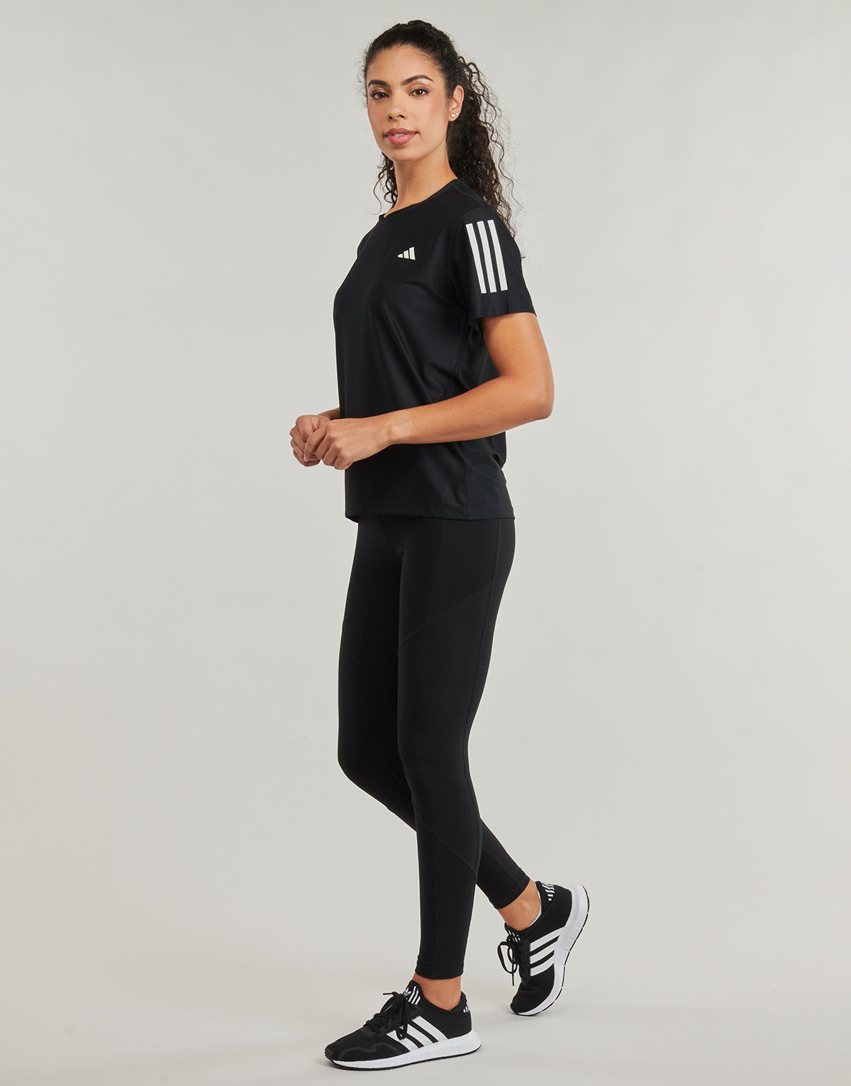 T-shirt Donna adidas Own The Run T-Shirt Nero