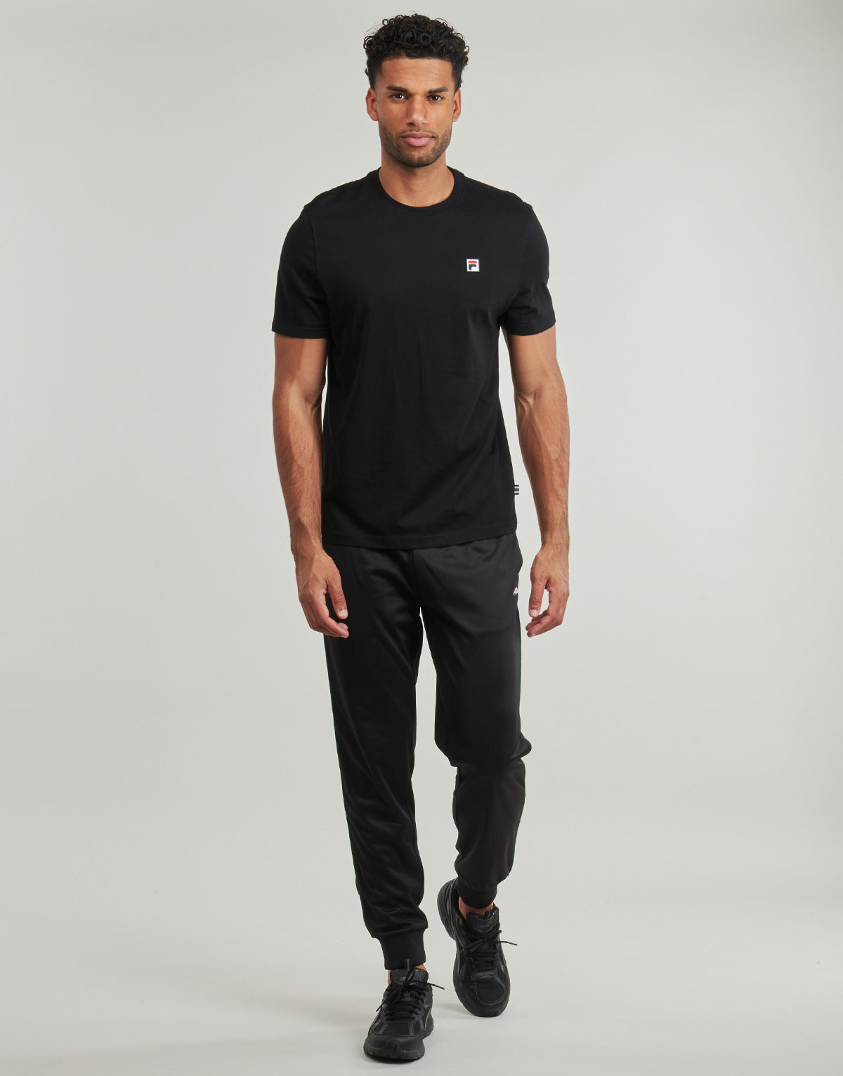 Pantaloni Sportivi Uomo Fila  SAGANO REGULAR TRACK PANTS  Nero