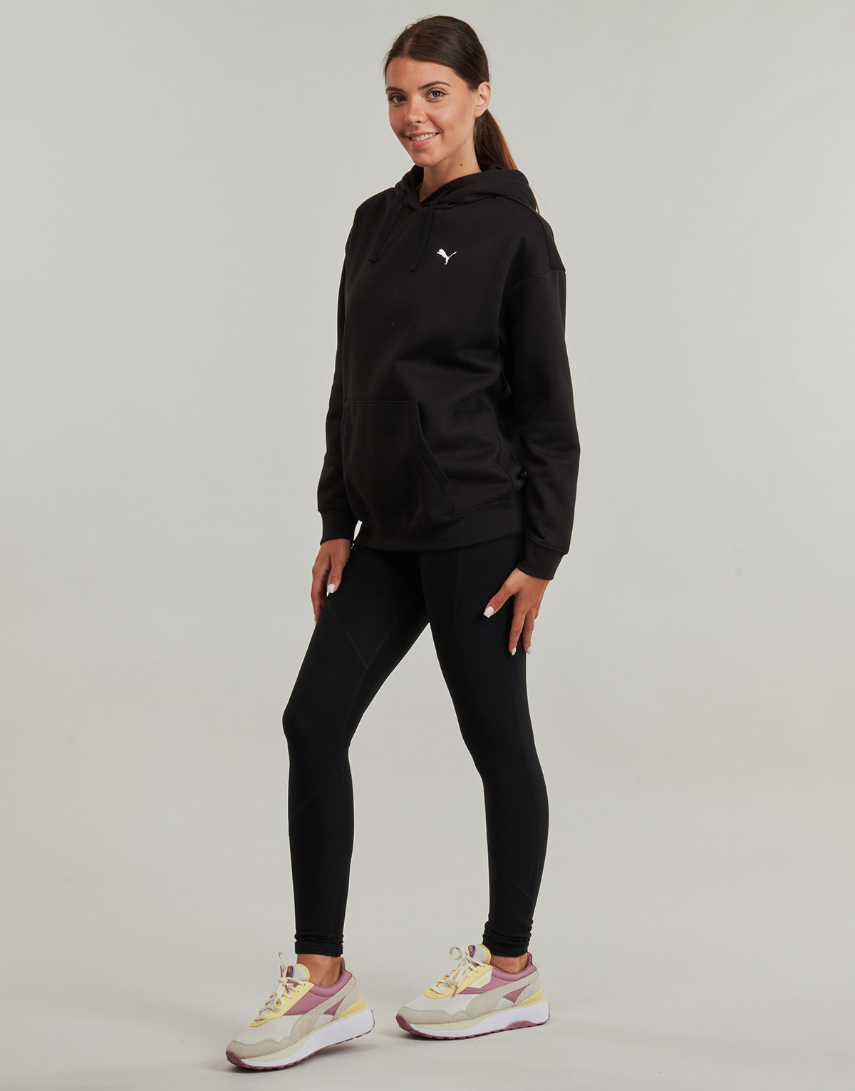 Felpa Donna Puma ESS Relaxed Hoodie FL Nero