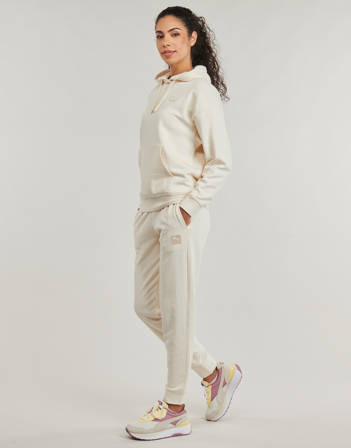 Felpa Donna Puma  ESS ELEVATED Comfort Hoodie TR  Rosa