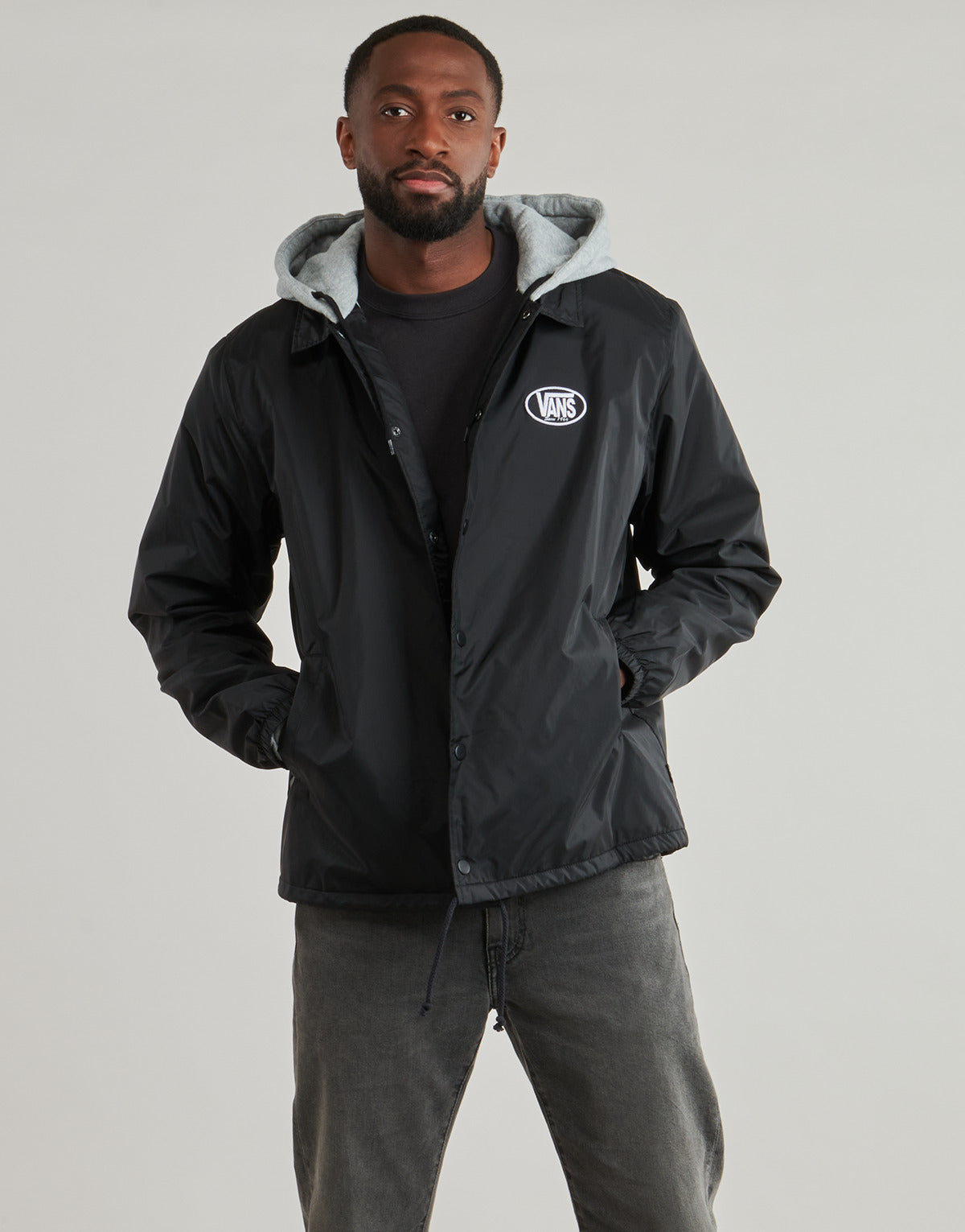 Giubbotto Uomo Vans  M RILEY HOODED COACHES JACKET  Nero