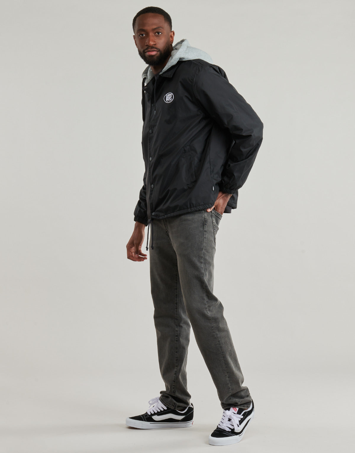 Giubbotto Uomo Vans  M RILEY HOODED COACHES JACKET  Nero