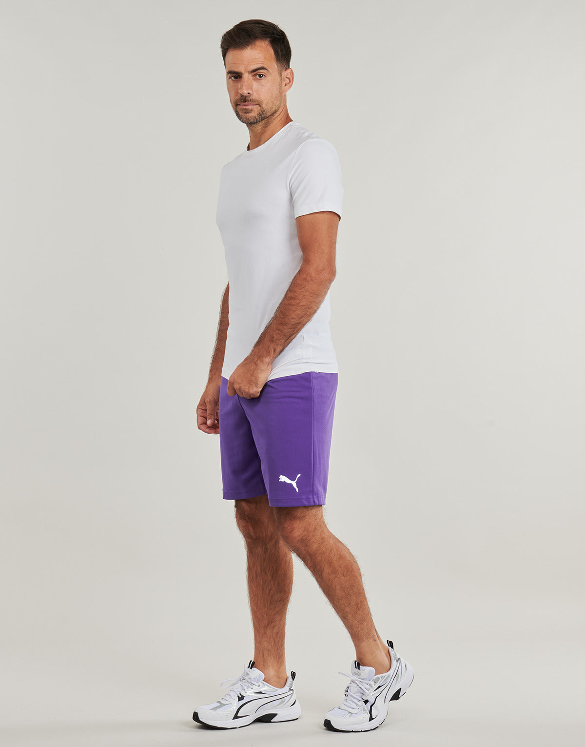 Pantaloni corti Uomo Puma  ESS ACTIVE WOVEN SHORT  Viola