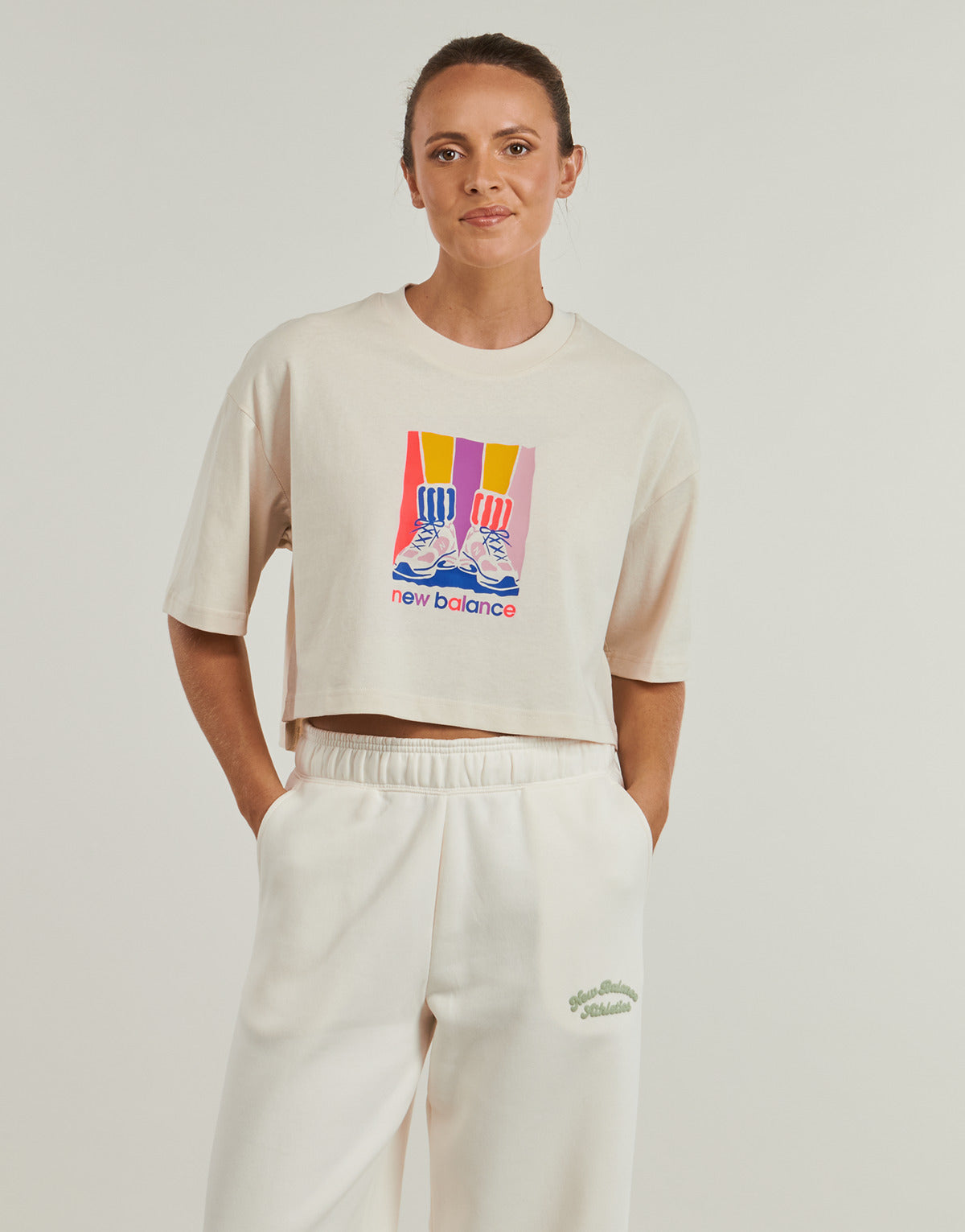 T-shirt Donna New Balance  ATHLETICS GRADIENT SHOES T-SHIRT  Beige