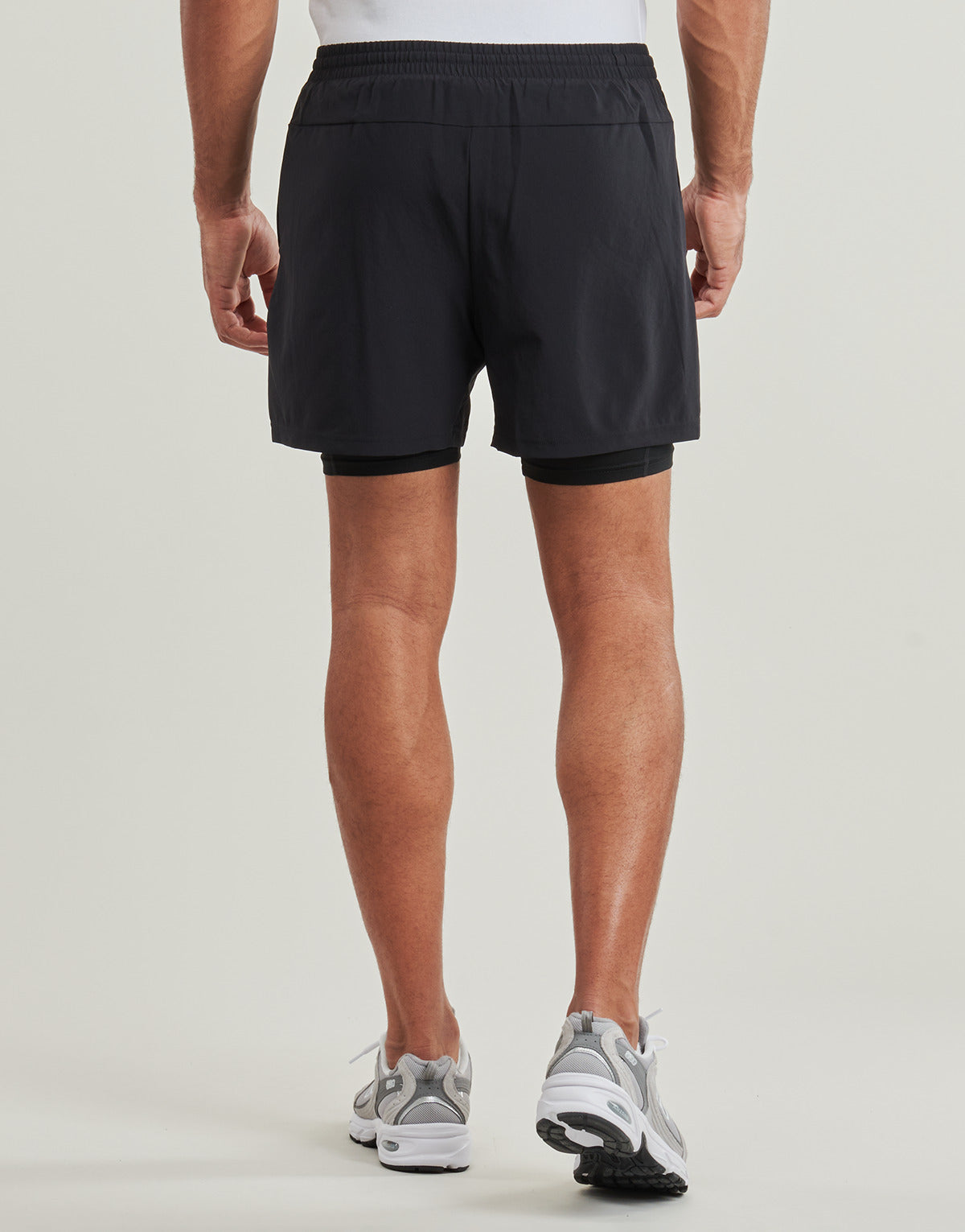 Pantaloni corti Uomo New Balance  SPORT ESSENTIAL LINED SHORT  Nero