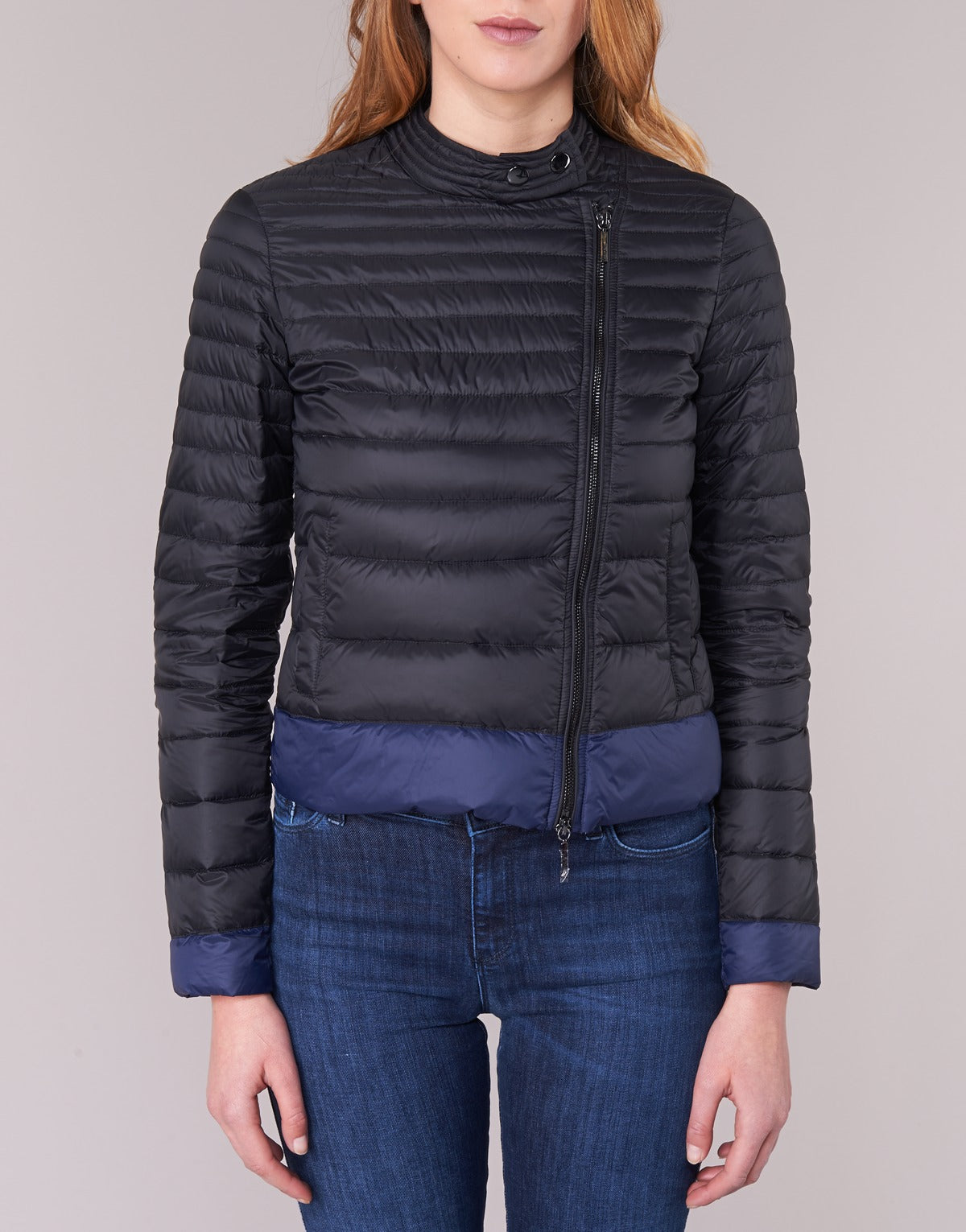 Piumino Donna Armani jeans BEAUJADO Nero