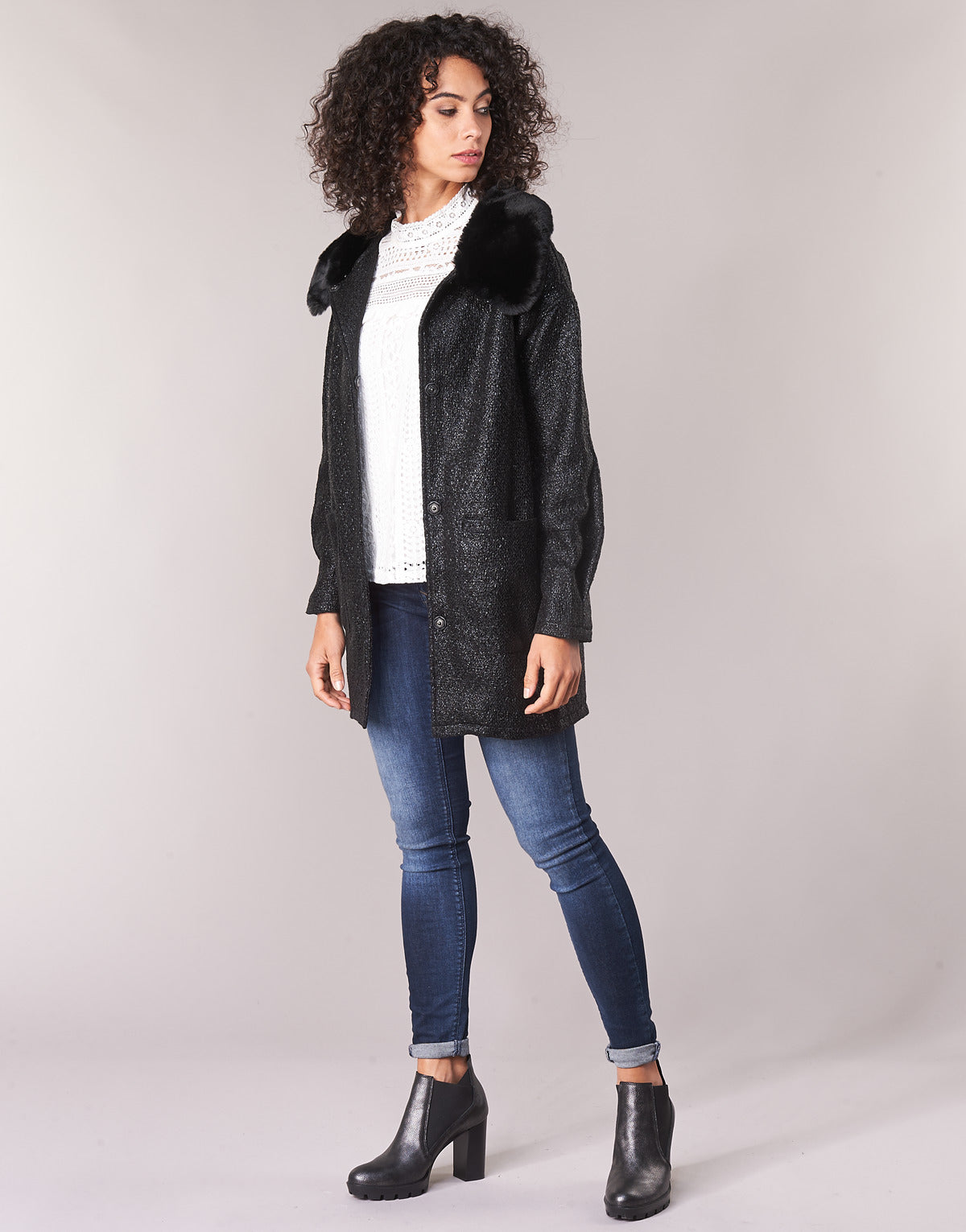 Mantella Donna Molly Bracken QUIEN Nero