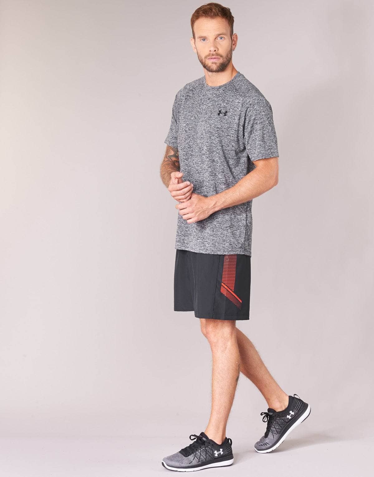 T-shirt Uomo Under Armour UA TECH SS TEE Grigio
