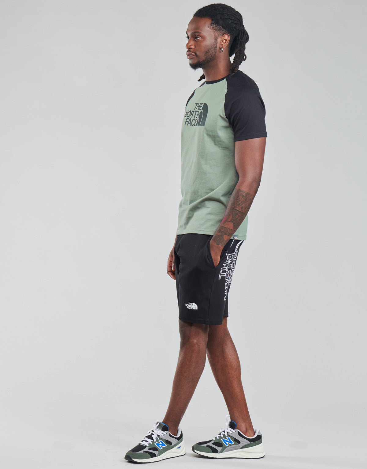 Pantaloni corti Uomo The North Face  GRAPHIC SHORT LIGHT  Nero