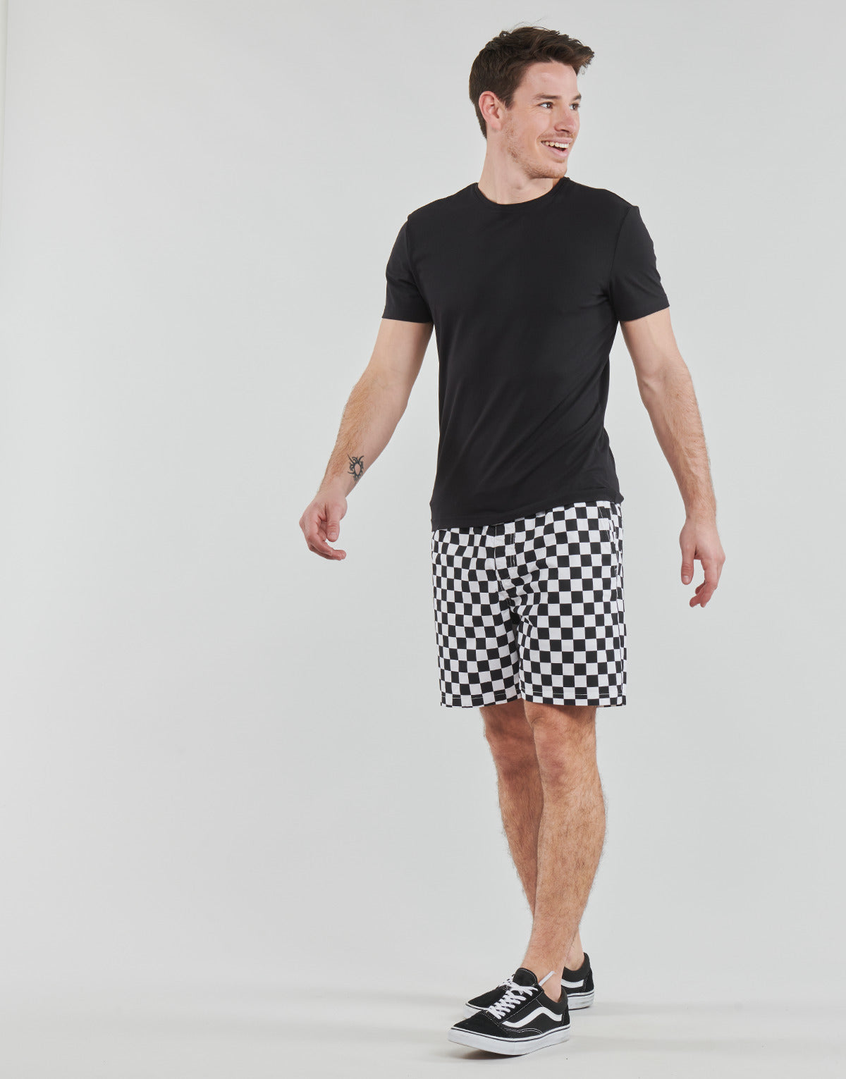 Pantaloni corti Uomo Vans  RANGE RELAXED ELASTIC SHORT  Nero