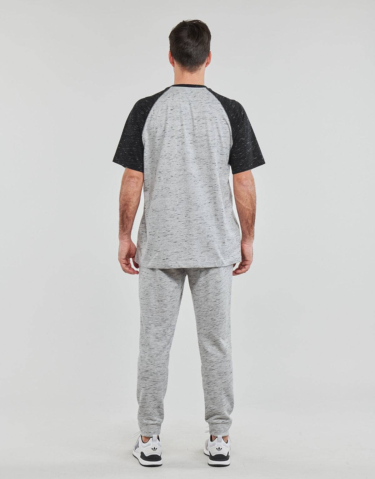 T-shirt Uomo adidas  MEL T-SHIRT  Grigio