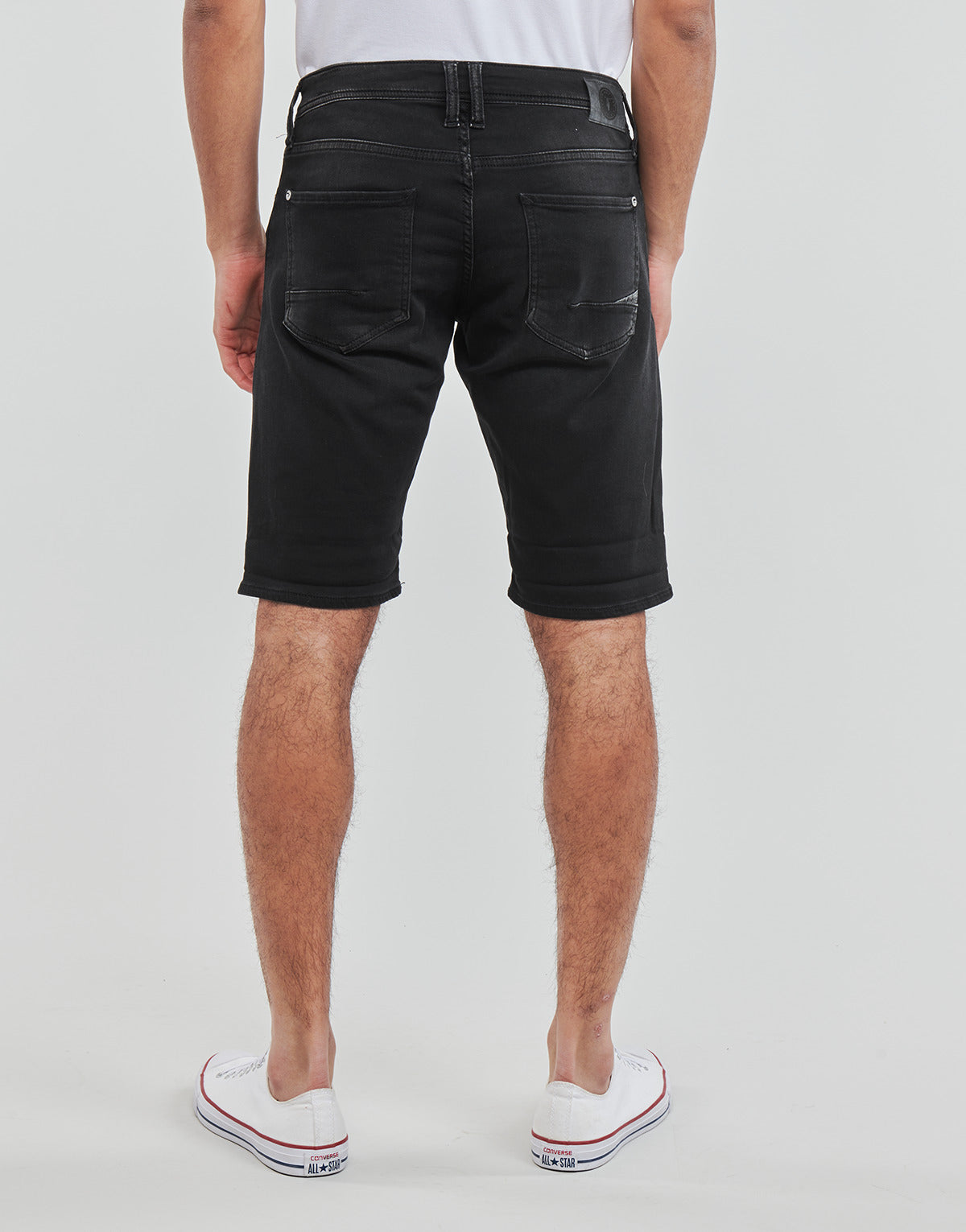 Pantaloni corti Uomo Le Temps des Cerises  JOGG BERMUDA  Nero