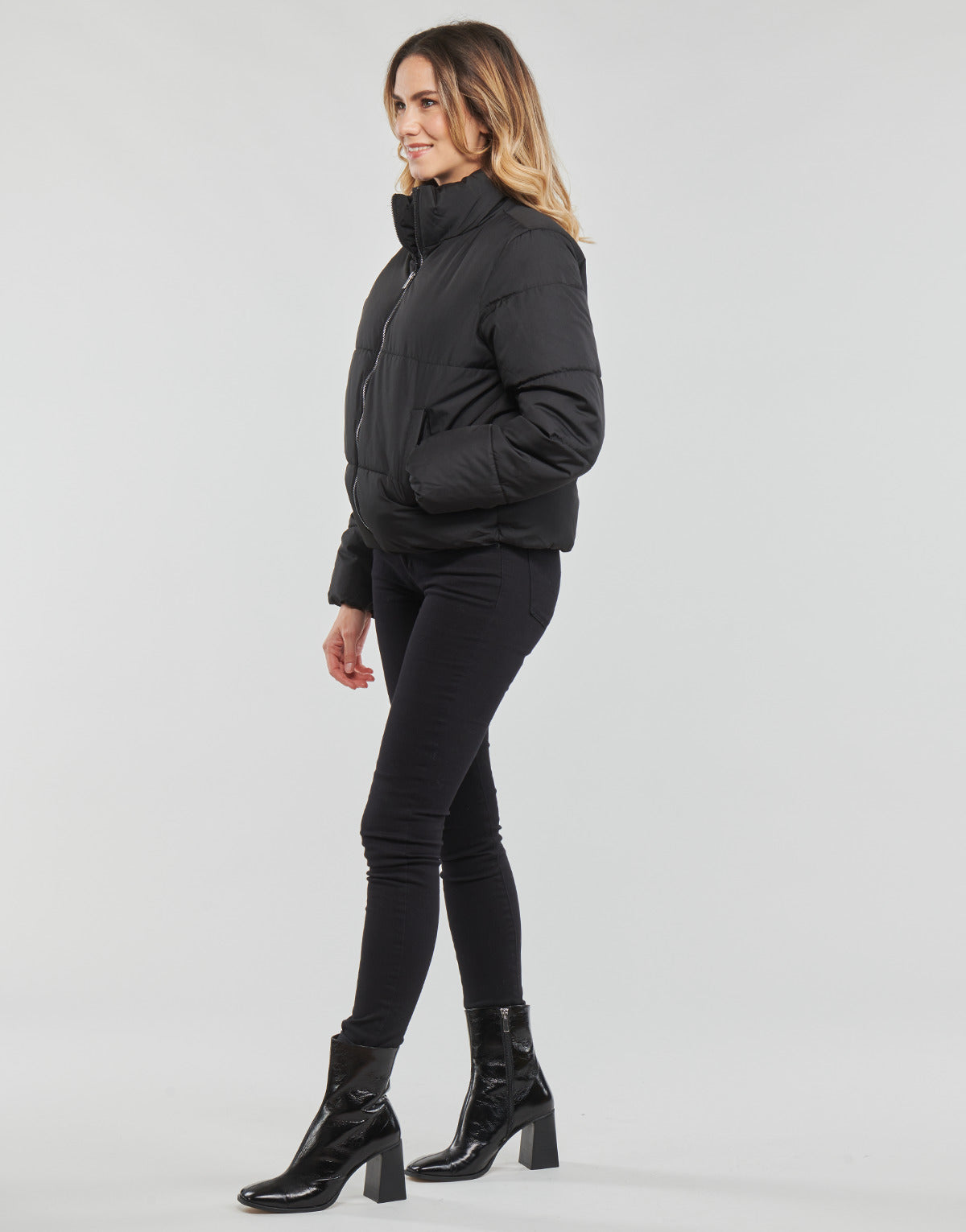 Piumino Donna Vila  VITATE L/S SHORT PUFFER JACKET  Nero