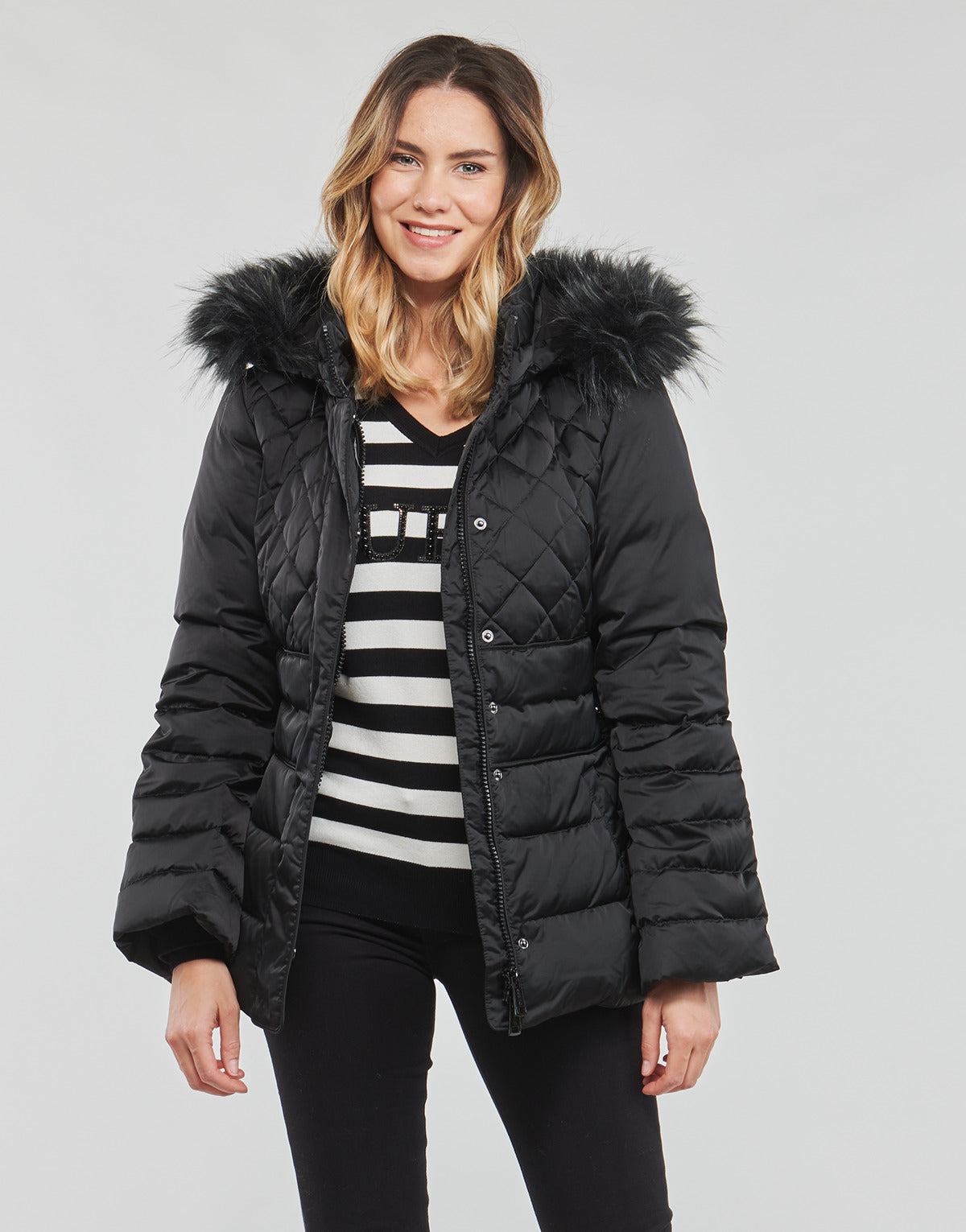 Piumino Donna Guess  LAURIE DOWN JACKET  Nero