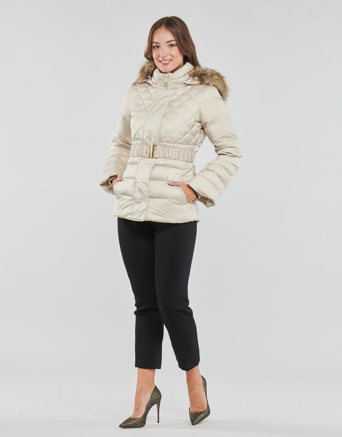 Piumino Donna Guess  LAURIE DOWN JACKET  Beige