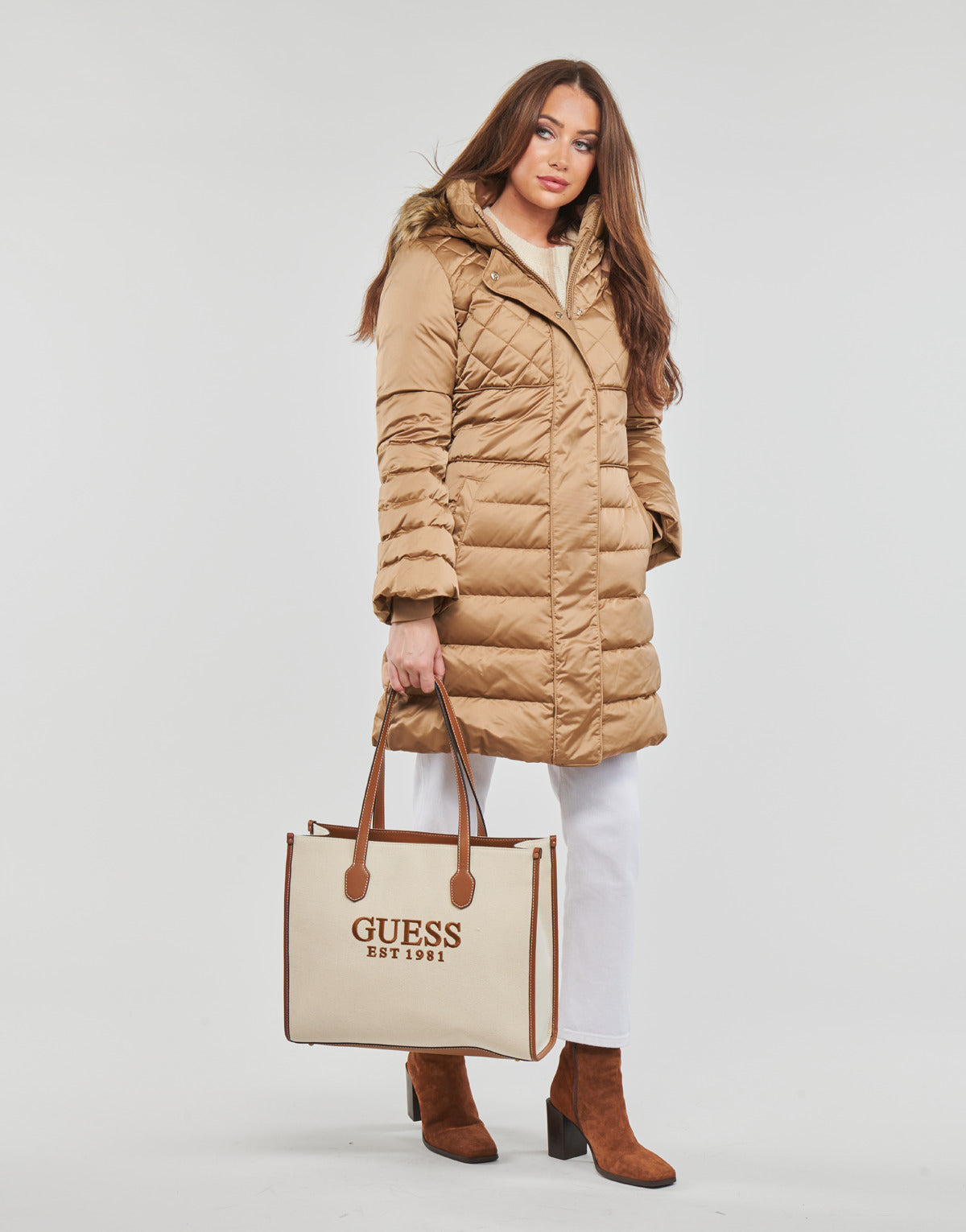 Piumino Donna Guess  LOLIE DOWN JACKET  Beige