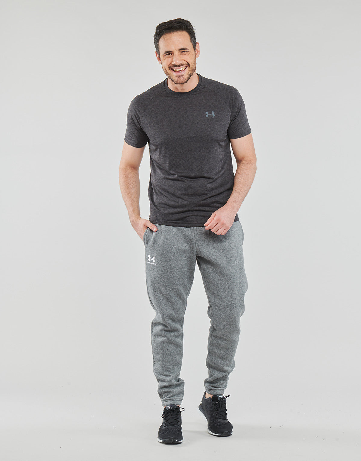 Pantaloni Sportivi Uomo Under Armour  UA Essential Fleece Jogger  Grigio