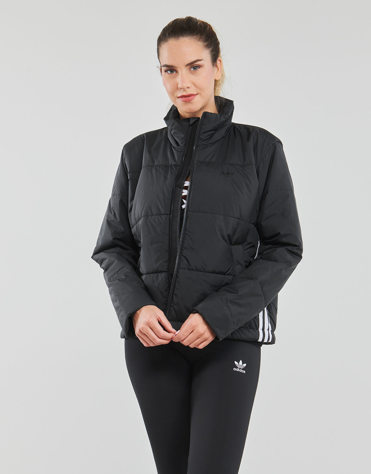 Piumino Donna adidas  SHORT PUFFER  Nero