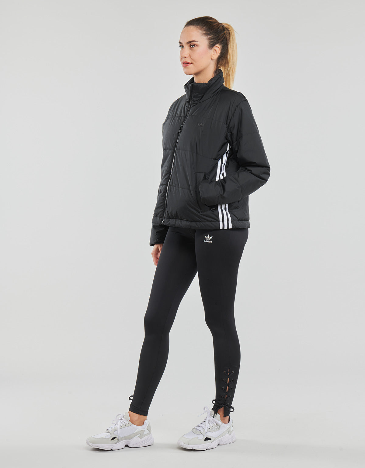 Piumino Donna adidas  SHORT PUFFER  Nero