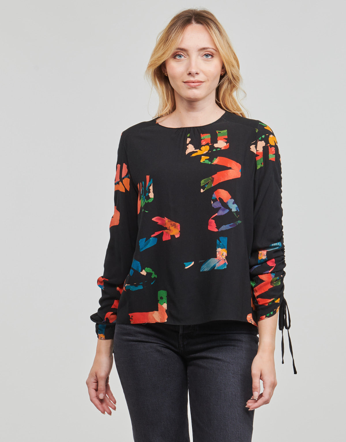 Camicetta Donna Desigual  GRAPHIC LOVE  Nero