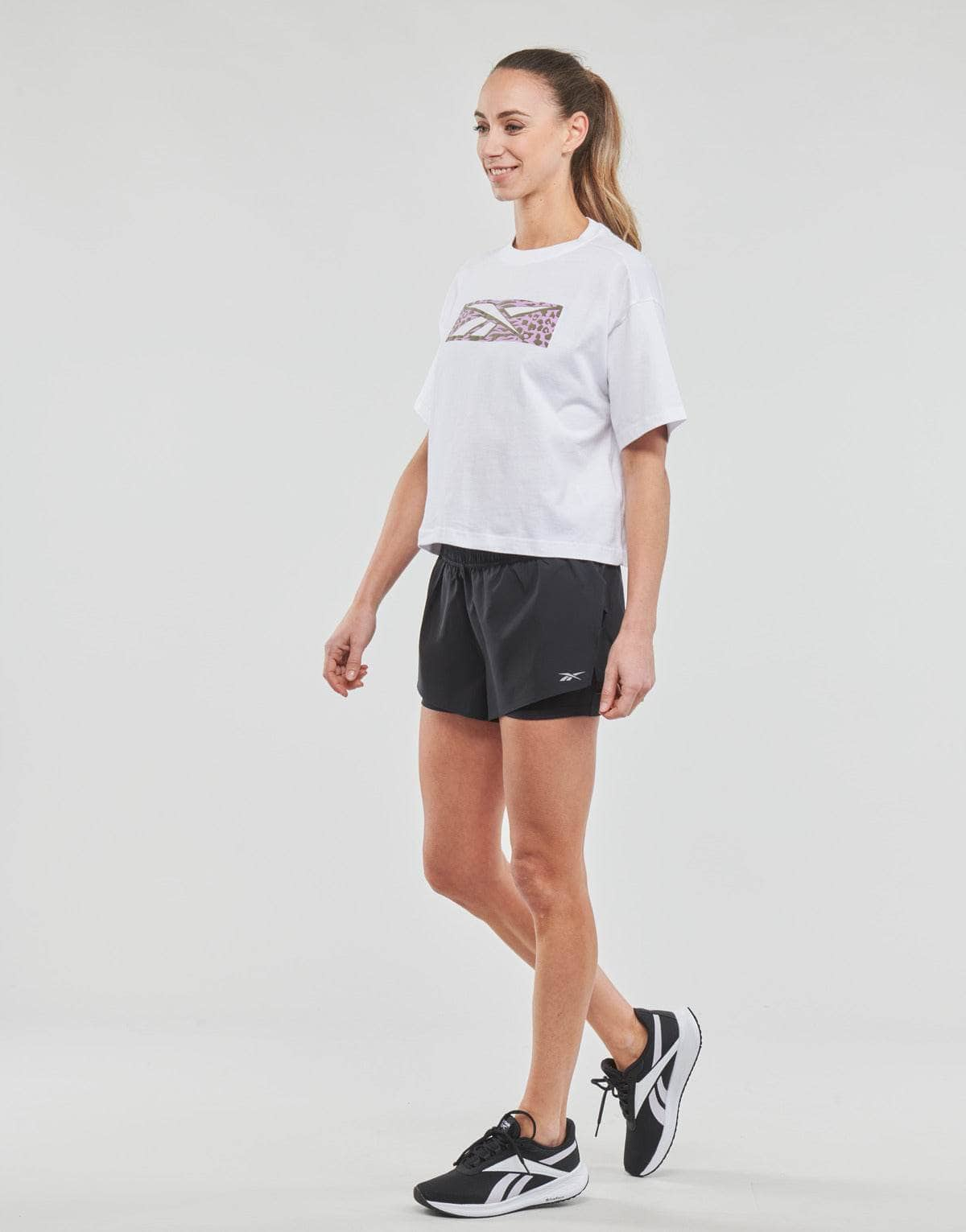 T-shirt Donna Reebok Classic  Graphic Tee -Modern Safari  Bianco