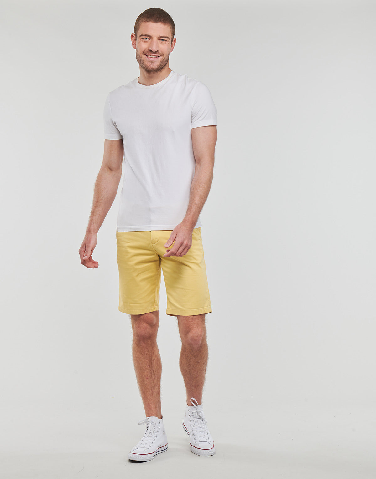 Pantaloni corti Uomo Jack & Jones  JPSTBOWIE JJSHORTS SOLID  Giallo