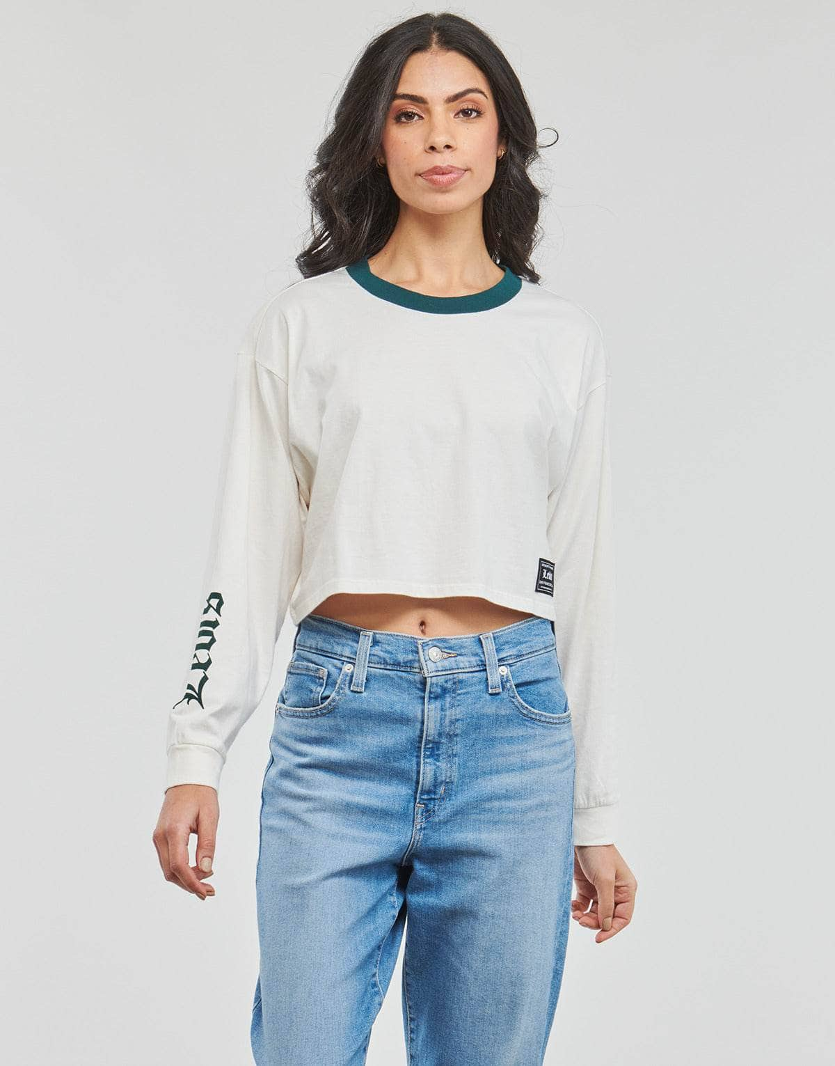 T-shirts a maniche lunghe Donna Levis  GRAPHIC LS CROP REESE  Bianco