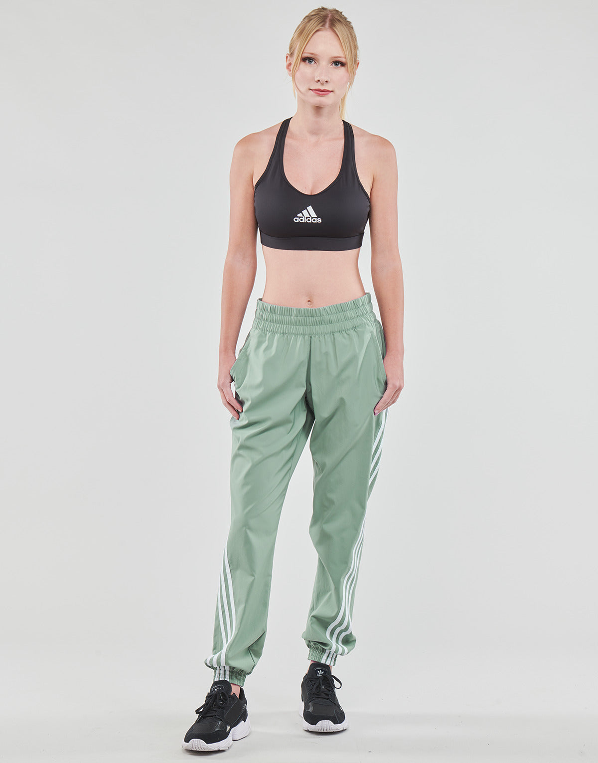 Pantaloni Sportivi Donna adidas  WTR ICNS WVN PT  Verde