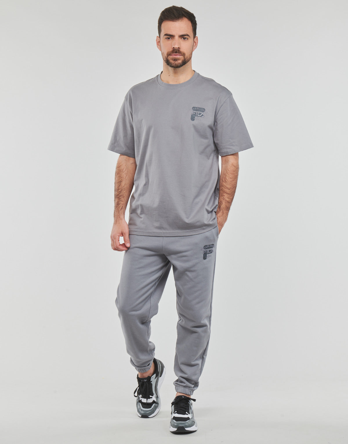 Pantaloni Sportivi Uomo Fila  BADRA RELAXED SWEAT PANTS  Grigio