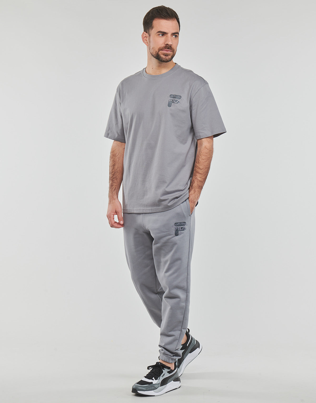 Pantaloni Sportivi Uomo Fila  BADRA RELAXED SWEAT PANTS  Grigio