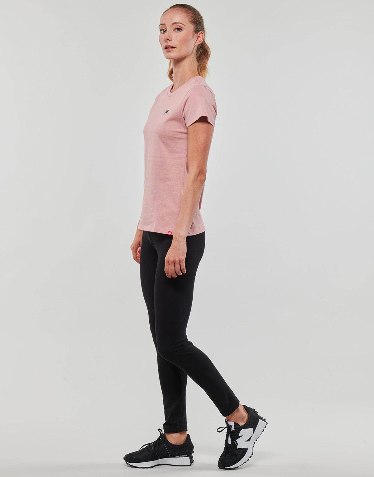 T-shirt Donna New Balance  WT23600-POO  Rosa