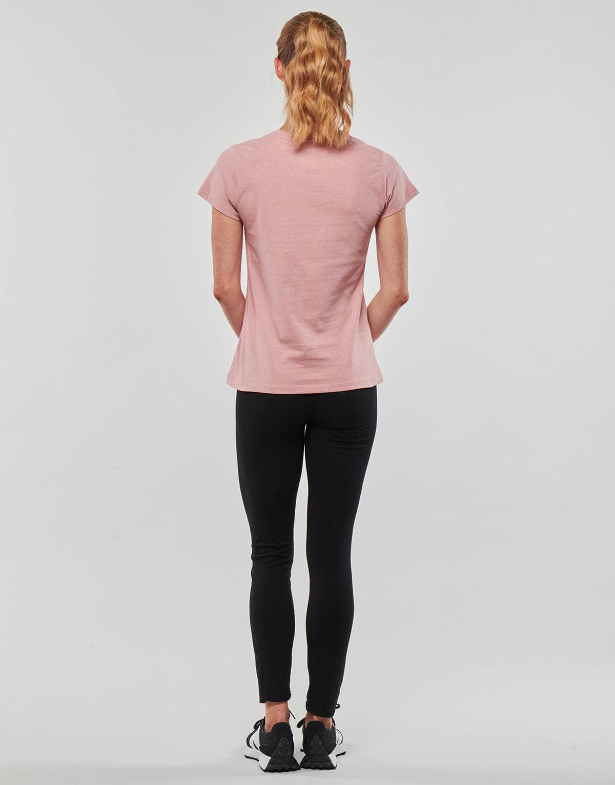 T-shirt Donna New Balance  WT23600-POO  Rosa