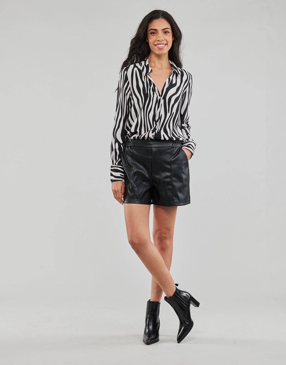 Shorts Donna Vila  VIPEN RW COATED SHORTS  Nero