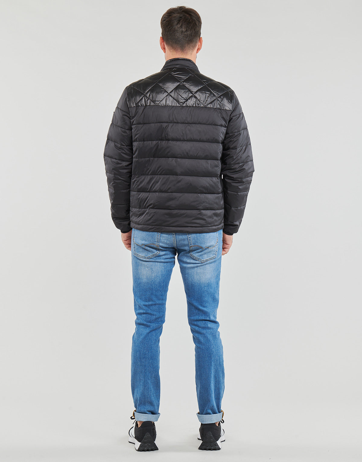 Giacca in pelle Uomo Guess  LIGHT PUFFA JACKET  Nero