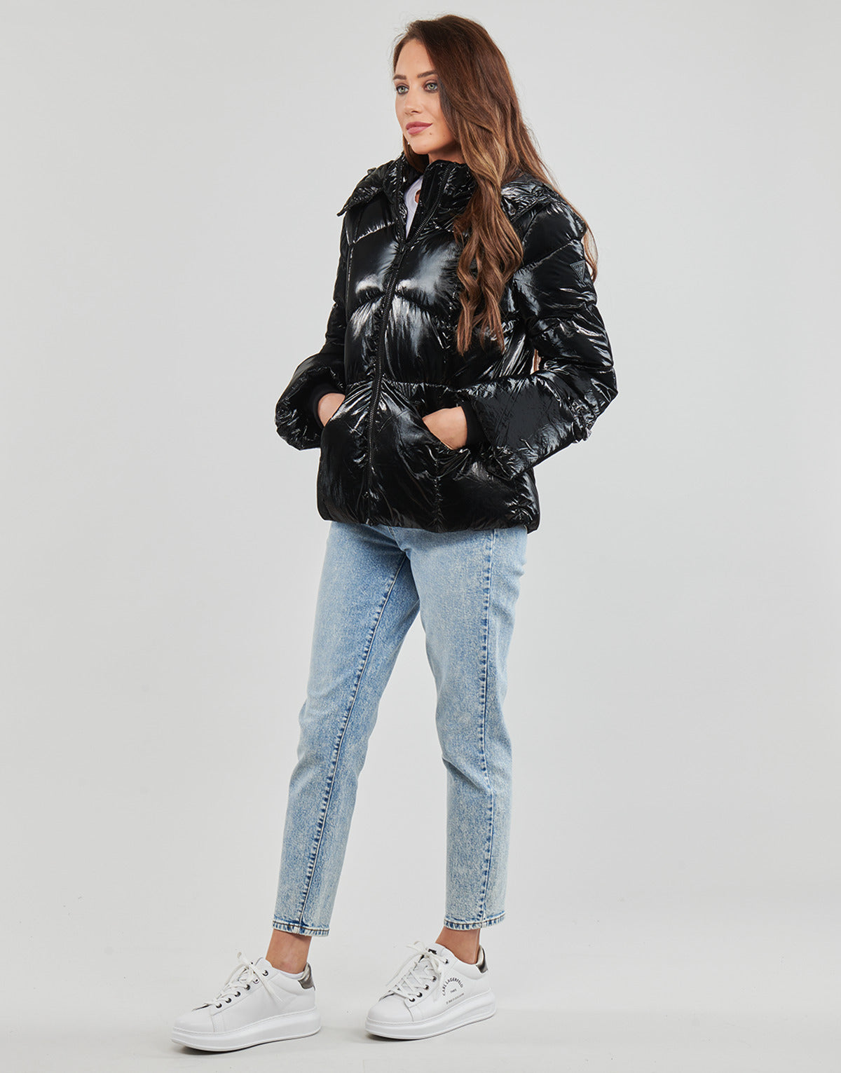 Piumino Donna Guess  PALOMA SHORT PUFFA JACKET  Nero